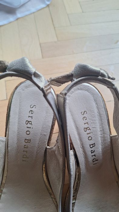 Sandale piele platforma 39, ca noi