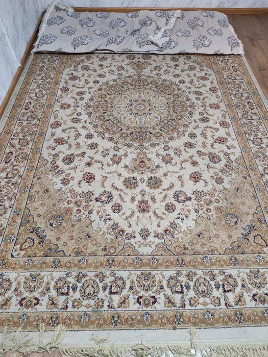 ковер б/у в хорошем состоянии