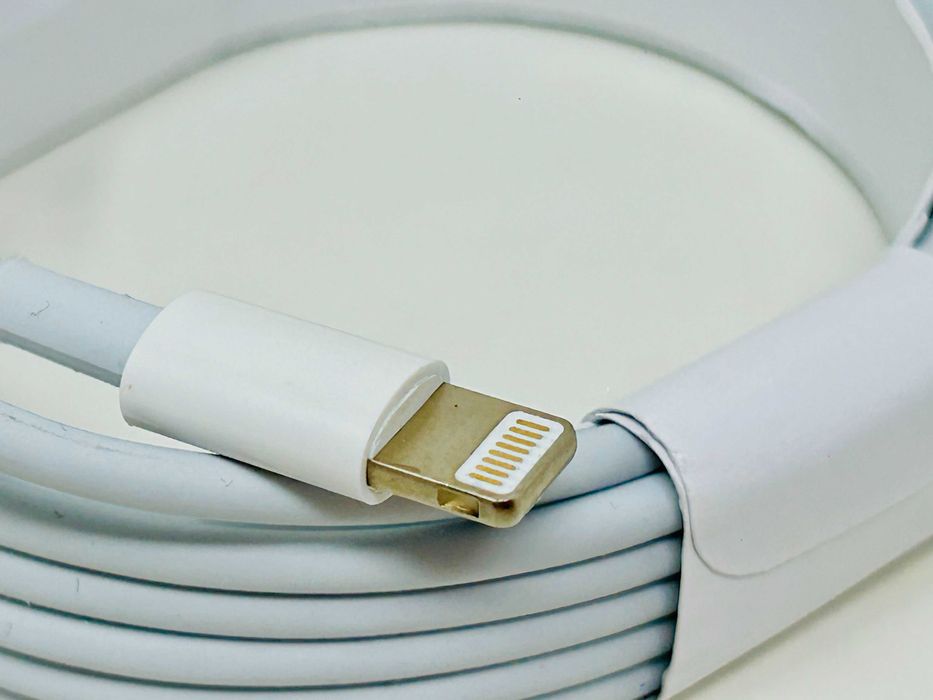 Кабел Зарядно USB-A to Lightning 2m за APPLE iPhone
