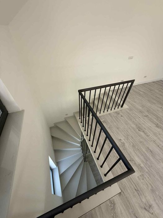 Închiriez casă tip duplex