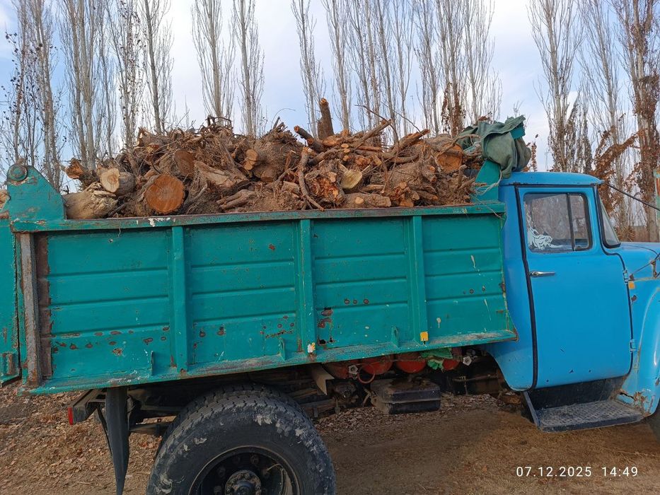 Quruq oʻtin sotiladi