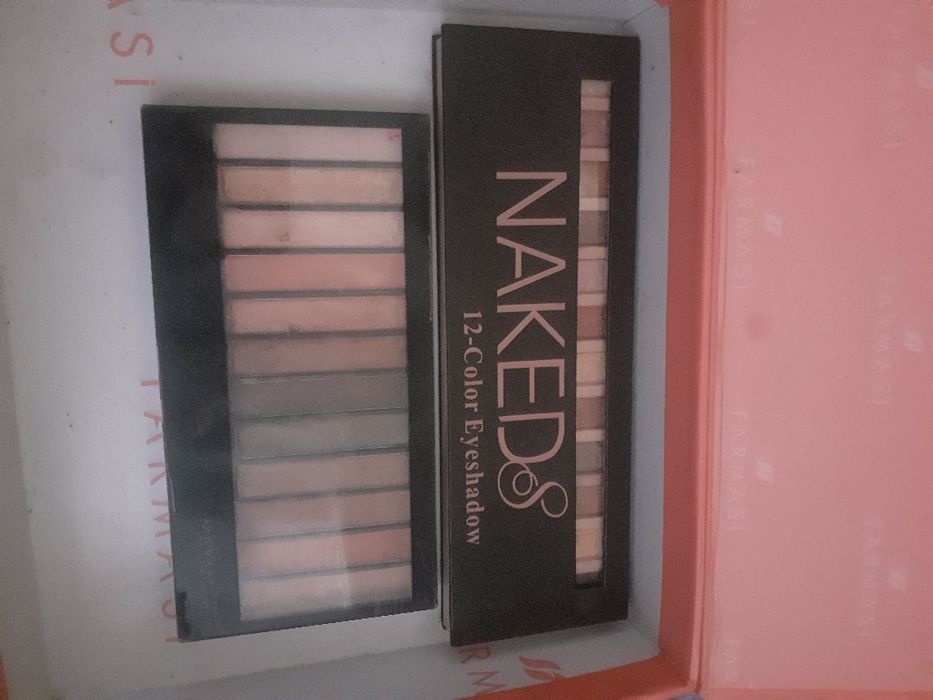 Vând farduri de ochi