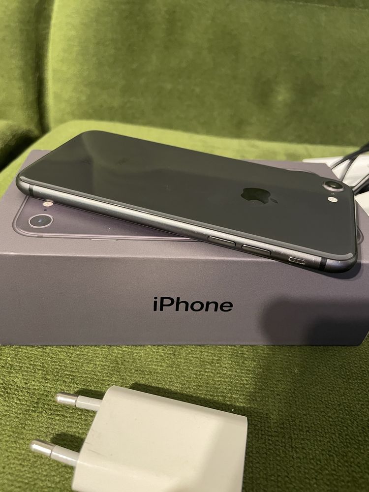 Iphone 8 64 gb space grey перфектен
