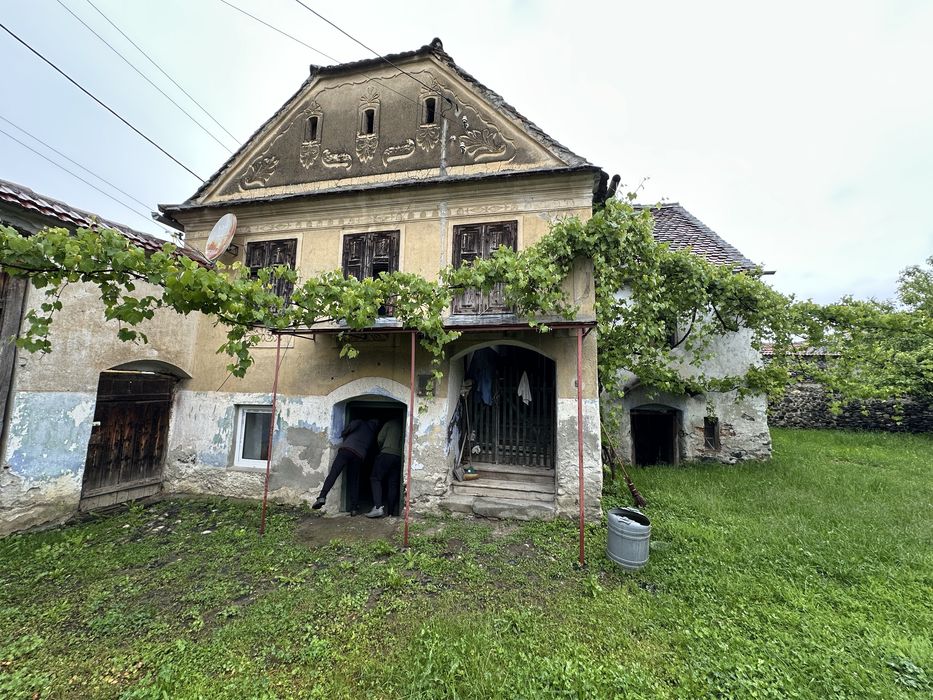 Casa traditionala taraneasca din 1899 de vanzare