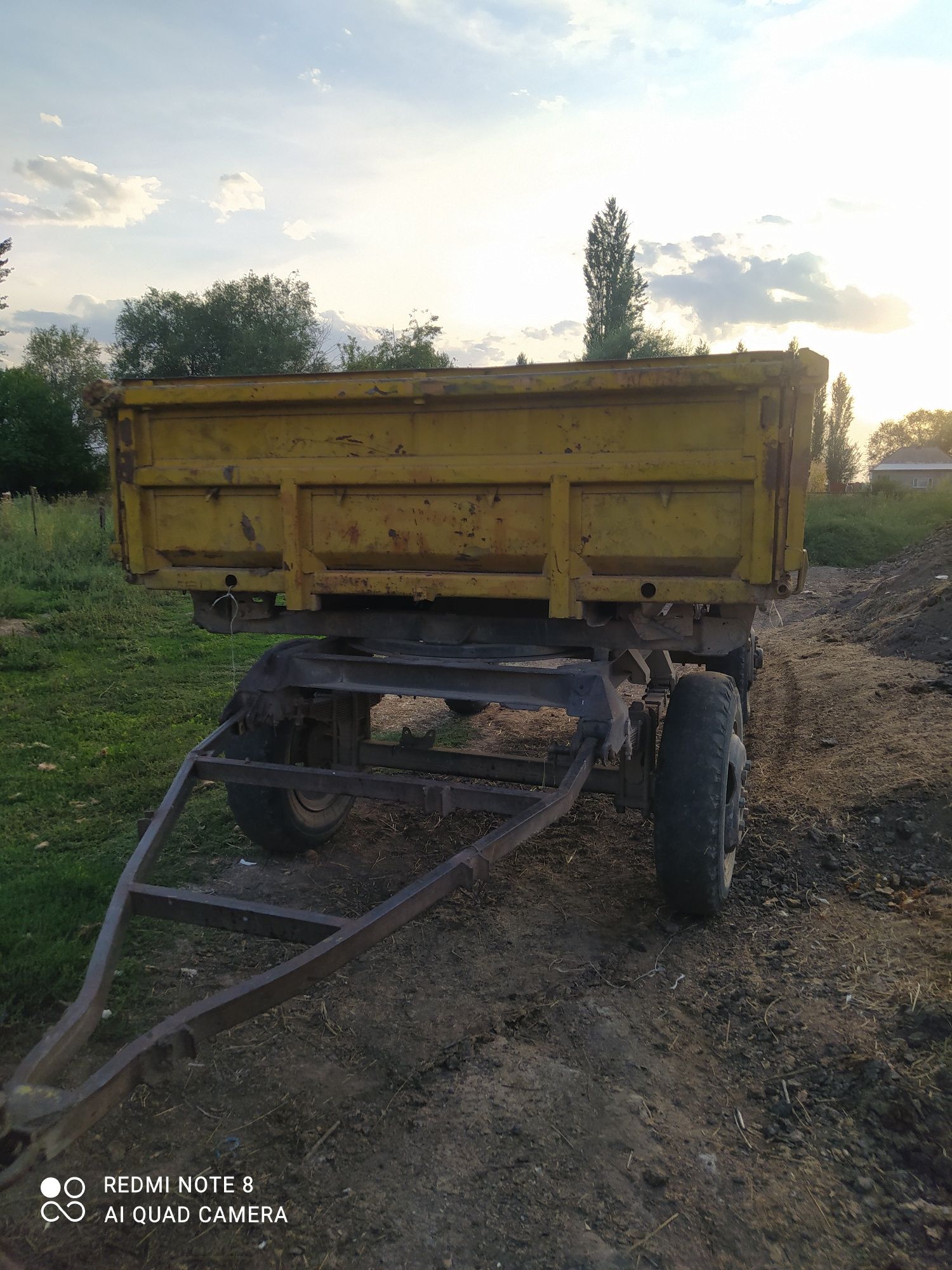 Продам зиловский прицеп.