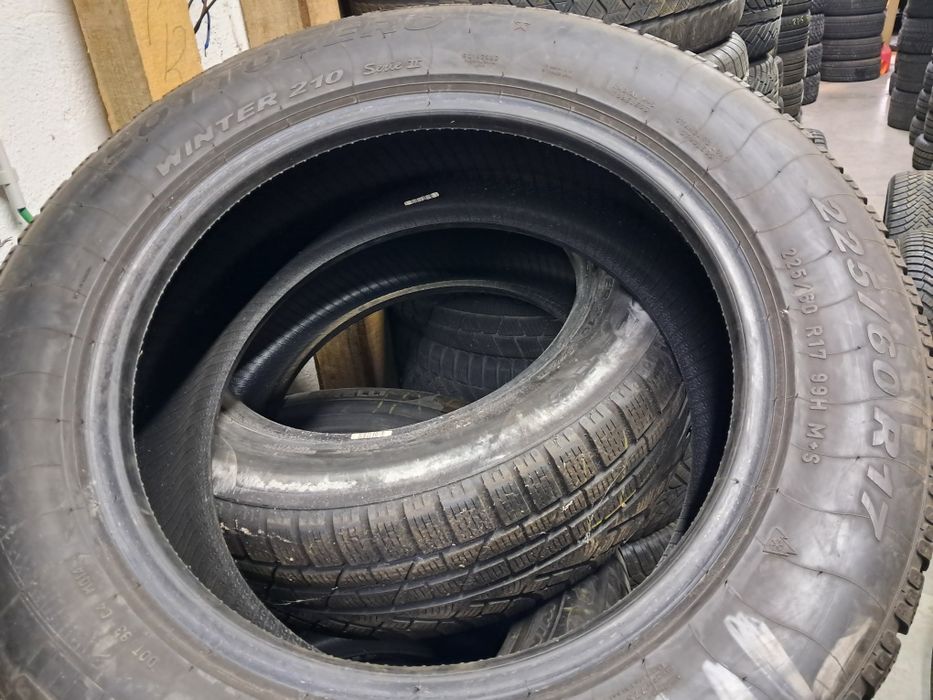 Anvelope second iarna 225 60 R17 Pirelli *