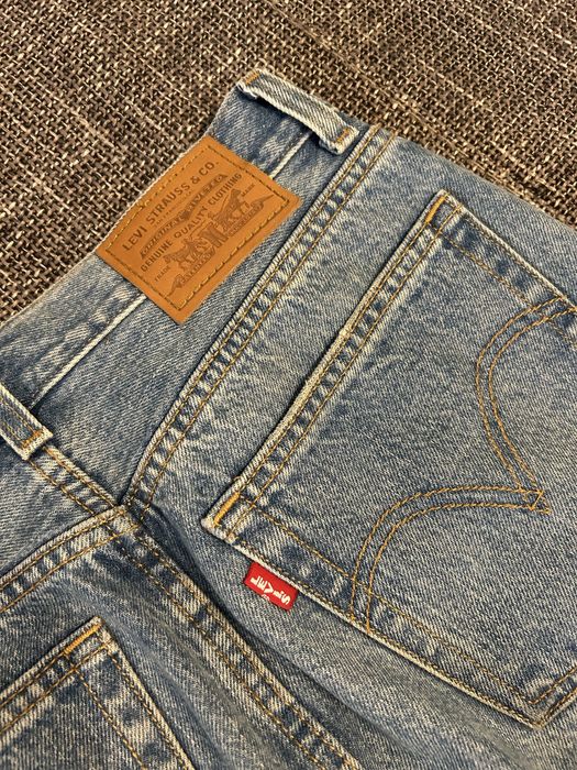 Fustă denim Levi’s nouă