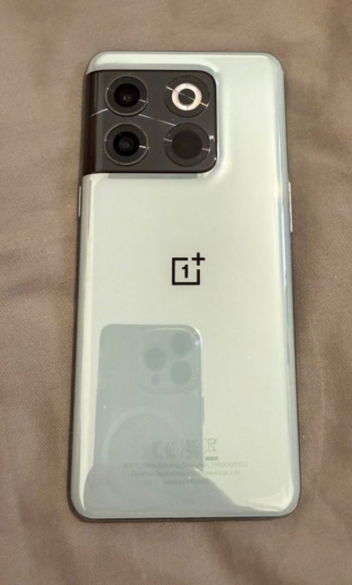 Продам OnePlus 10T 5G