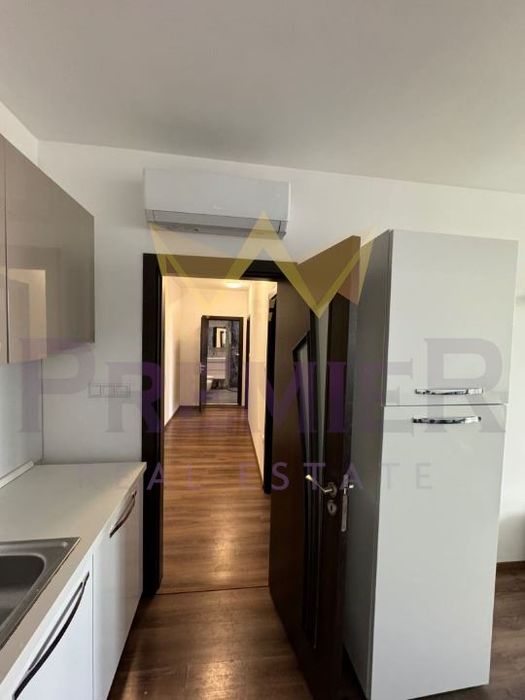 Дава се под наем Тристаен апартамент в Варна, Център - 107 кв.м за 1275 € - Снимка #4