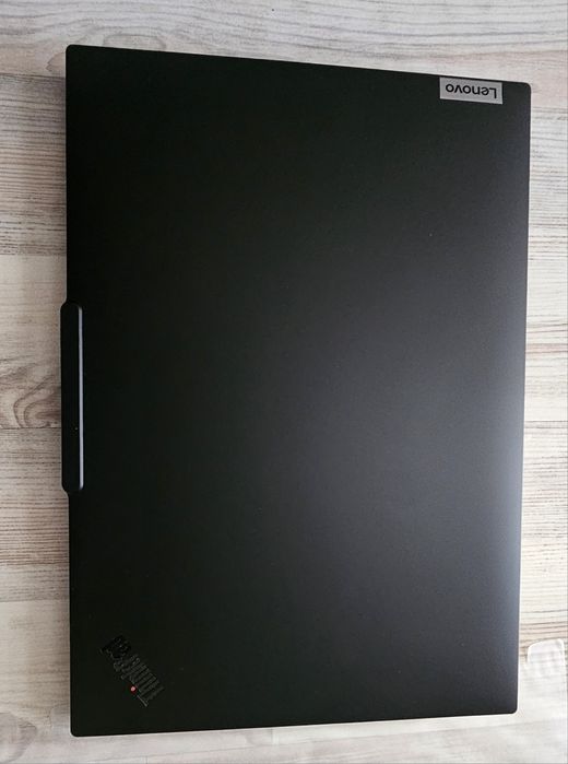 Lenovo Thinkpad T16 ultra 5