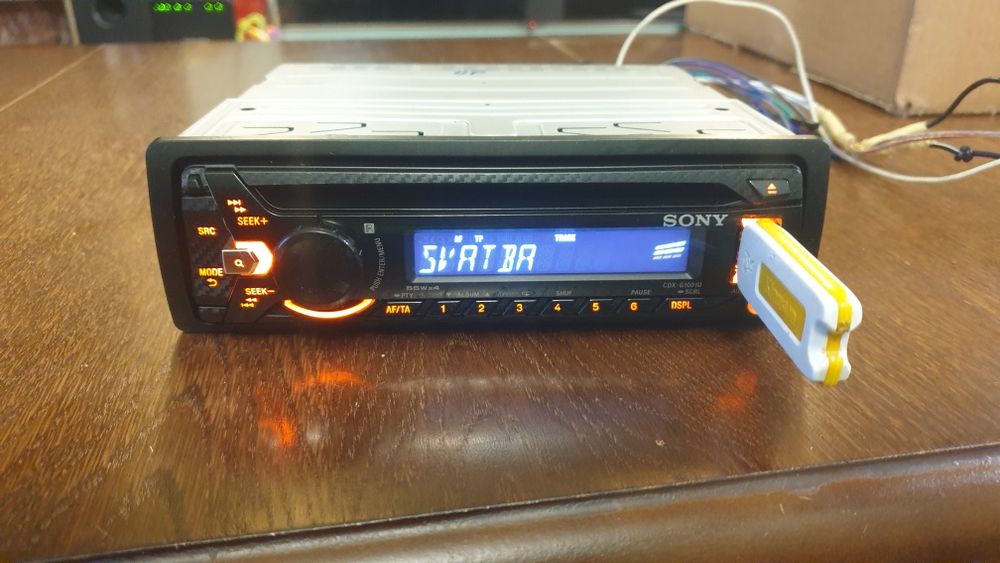 Авто плеър радио музика за кола Сони Sony CD MP-3 USB AUX