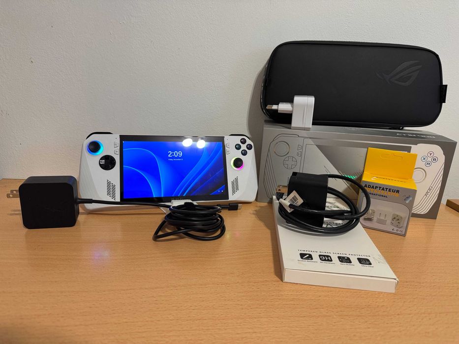 Asus ROG Ally Z1 Extreme + Оригинални аксесоари