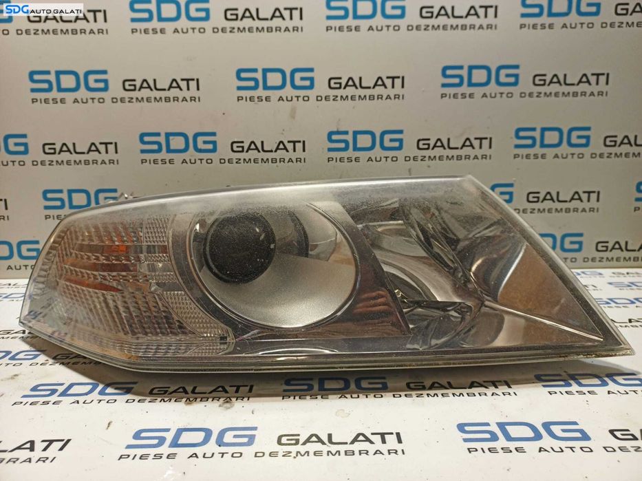 Far Dreapta Xenon cu Lupa Skoda Octavia 2 2004 - 2008 [L1002]