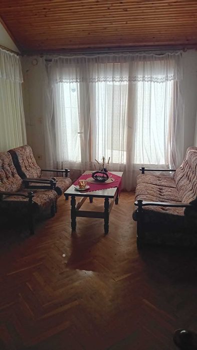 Красива вила в село Стайчовци, община Трън