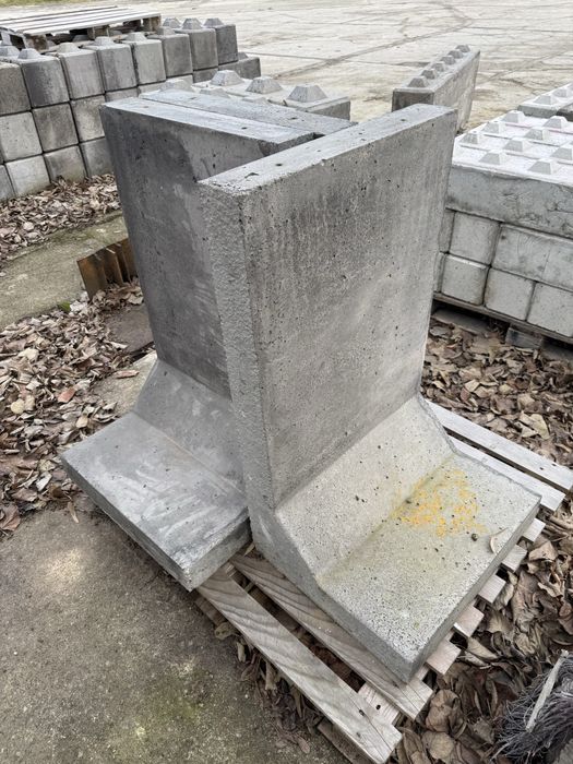 Bloc de beton tip L