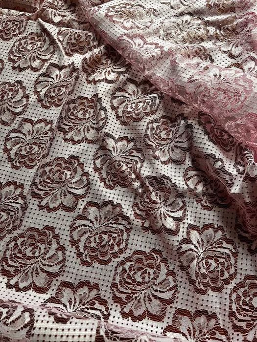 Продам ткань гипюр розового цвета