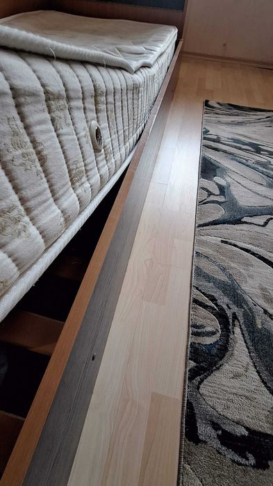 Единично легло с ракла,подматрачна рамка и двулицев матрак