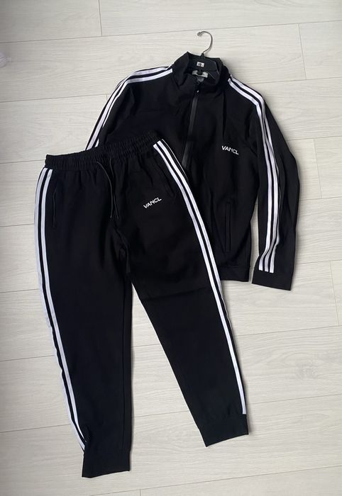 Спортивный костюм