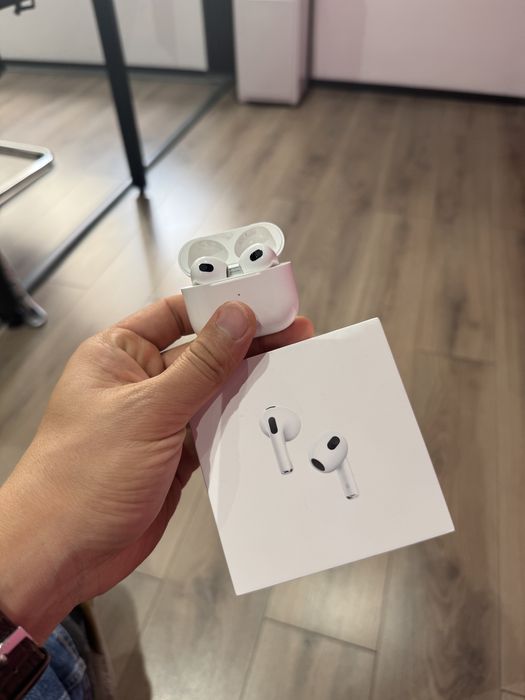 Airpods 3 (third gen)