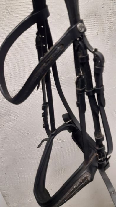 Vând căpăstru din piele