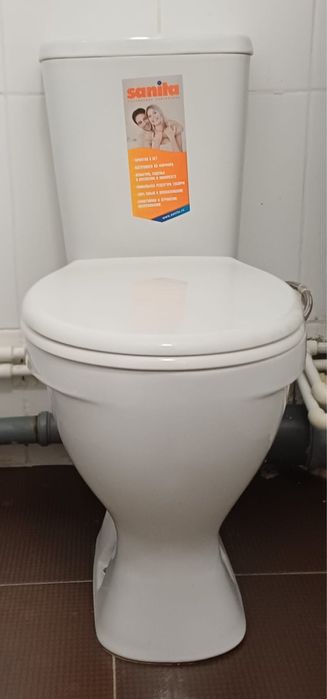 Продам       унитаз с  полным   комплектом