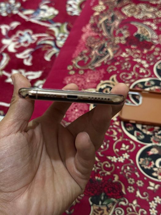 Iphon 11 pro sotiladu