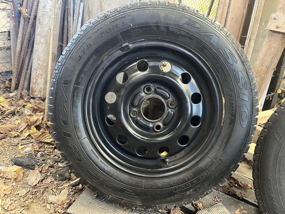 Vând 4 jante de tablă pe 13 + anvelope Debica Passio 175/70R13