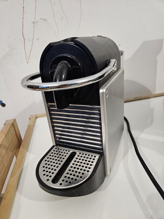 Vând expresor Nespresso Pixie