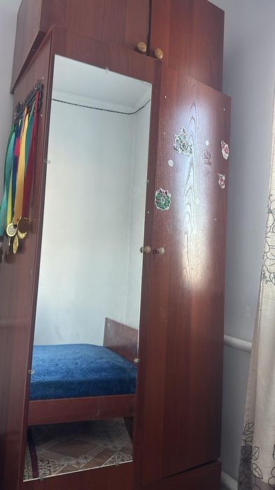 Продам шифонер с зеркалом в отличном состоянии