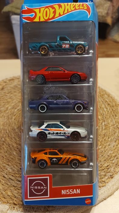 Hot wheels nissan