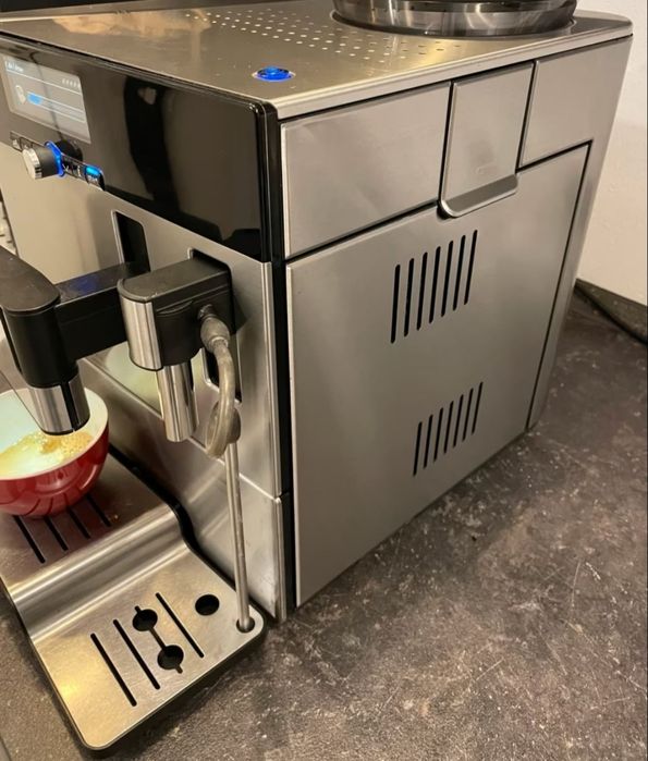 Кафемашина SIEMENS EQ8 SERIES 900