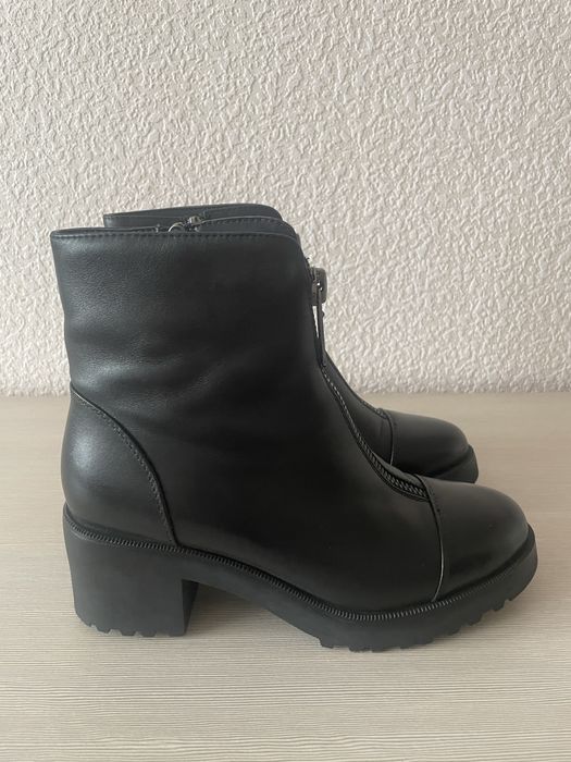 Продам зимние ботинки