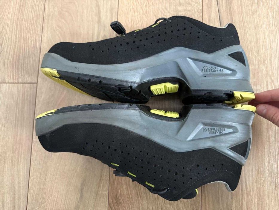 Uvex 44 S1 ESD bocanci bombeu snur