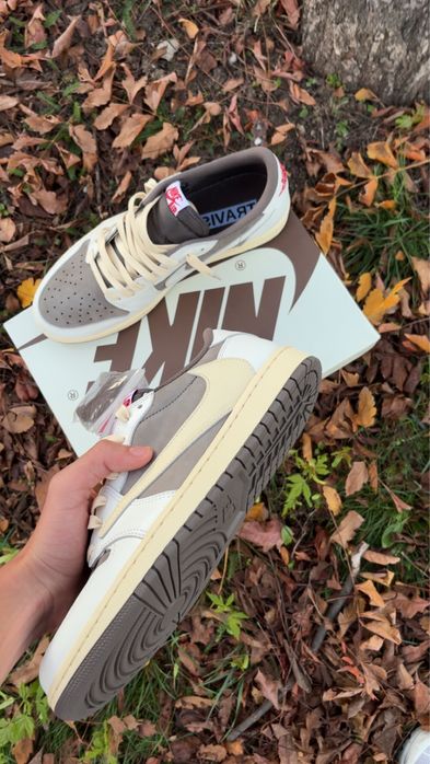 Jordan 1 low reverse mocha travis scott