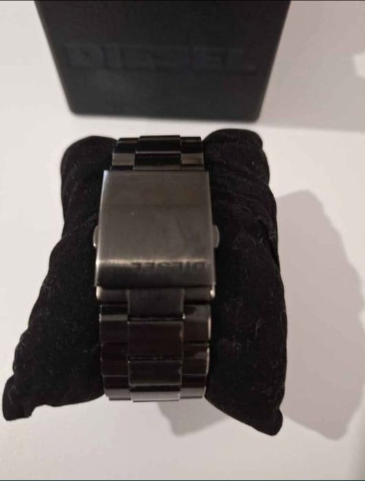 Vand accesoriu bărbătesc,marca Diesel