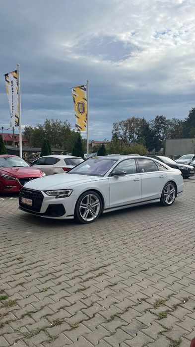 Audi S8 Night vision / Air suspension / Bang & Olufsen / Panoramic