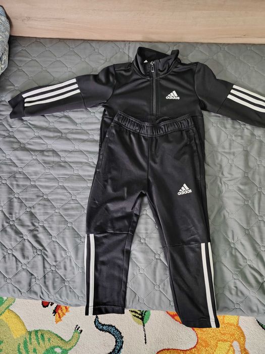 Екип на Адидассс