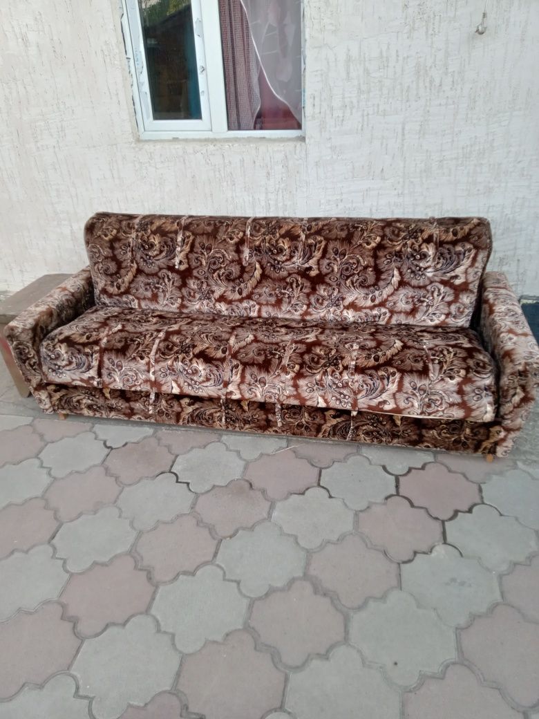 Продам диван советский