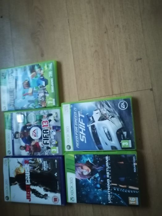 Vând xbox 360 preț  negociabil