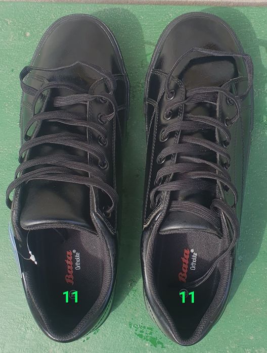 Adidas piele nr.46 / nou