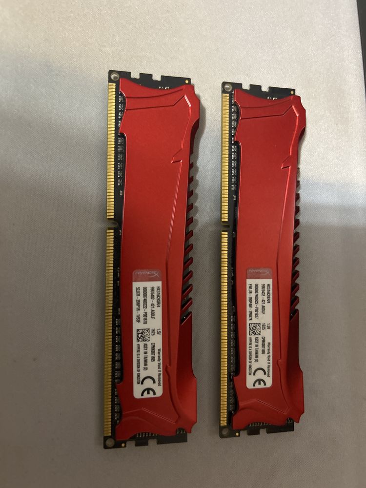 продам озушки от hyper x в хорошем состоянии ddr3 по 4 гб