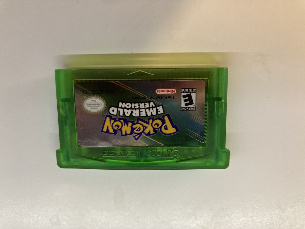 Joc nintendo emerald. Pokemon emerald gameboy