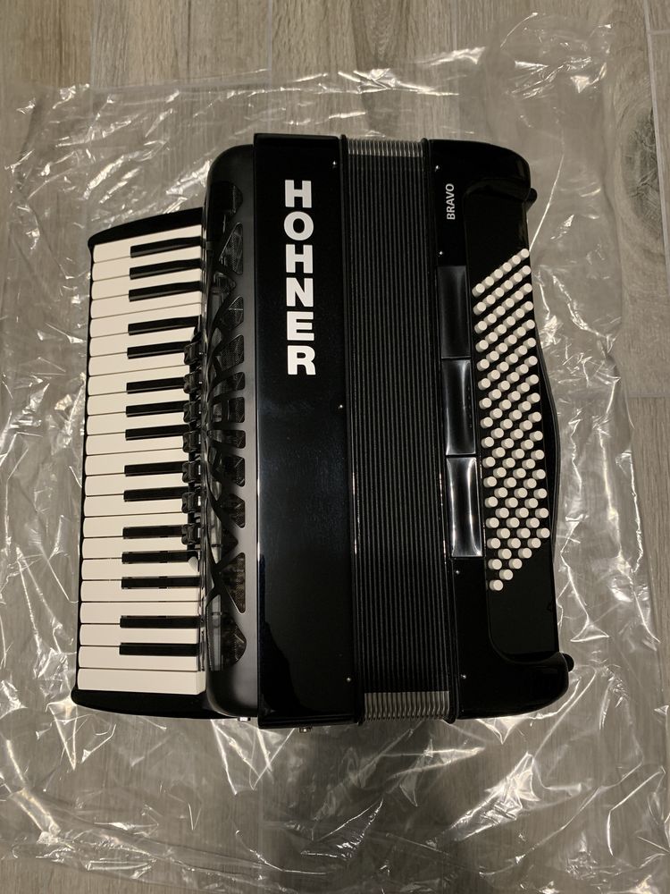 Acordeon Hohner Bravo III / 96 / Black