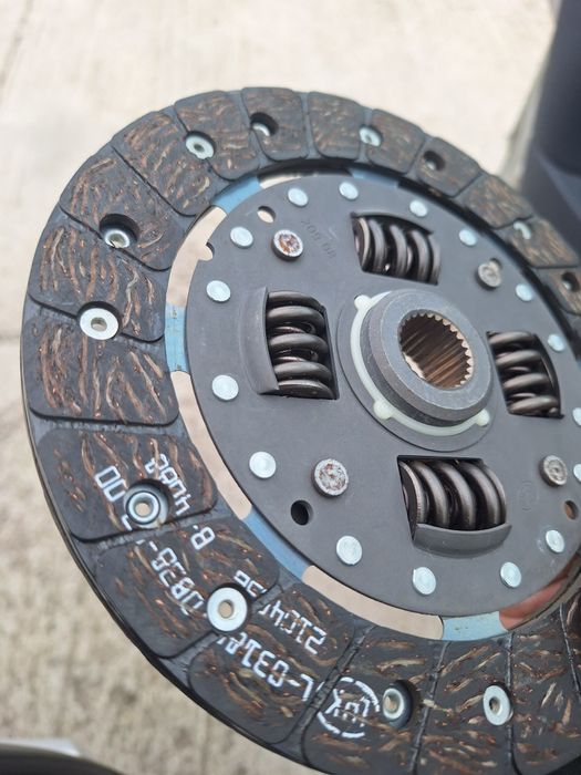 Феродов Диск Luk  Нов Nissan Micra K12 1,4 Benzin 2002-2010 Година