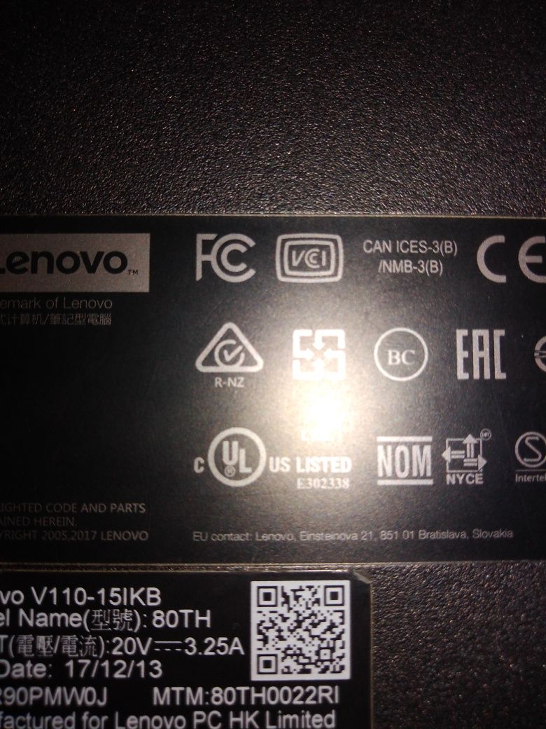 Vand l DEZMEMBREZ Laptop Lenovo defect