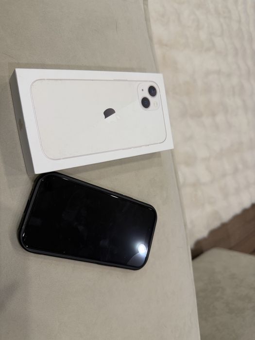 Продам Iphone 13