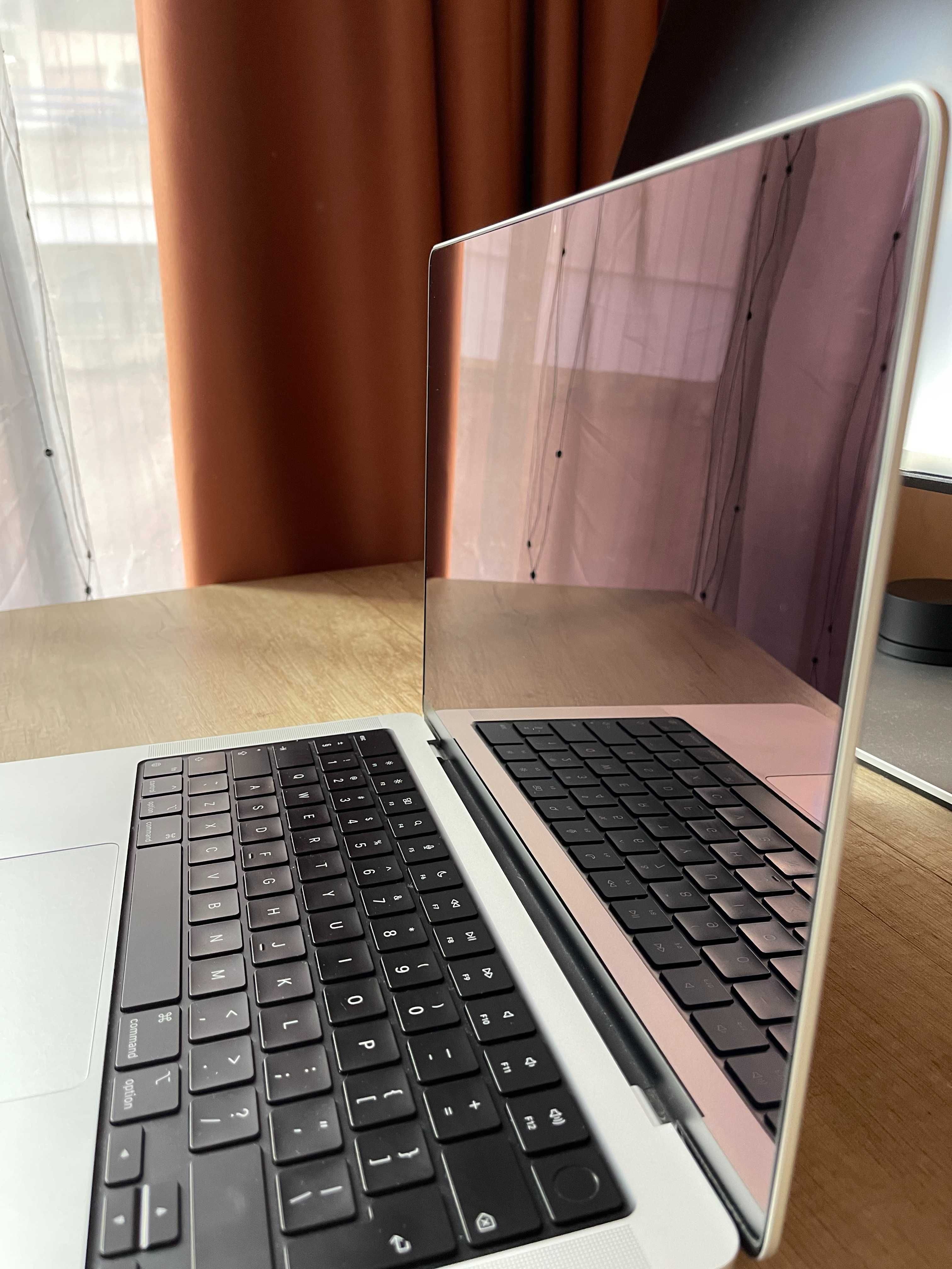 Macbook pro m2 pro 14 - 96% батерия
