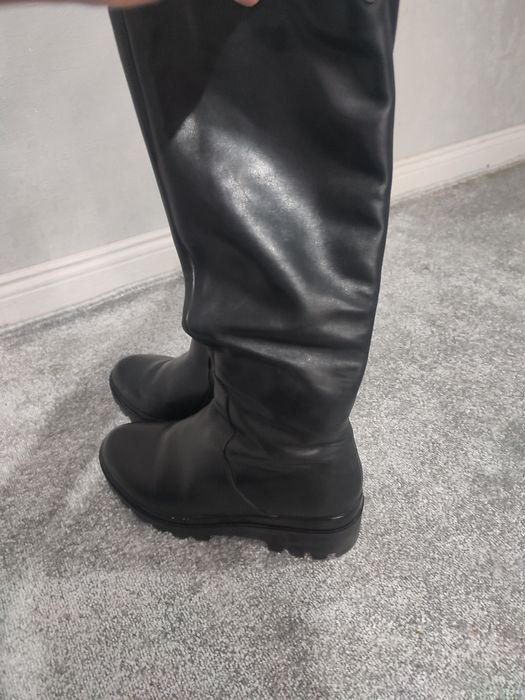 Длинные сапожки женские