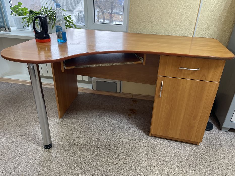 Мебель в офис даром