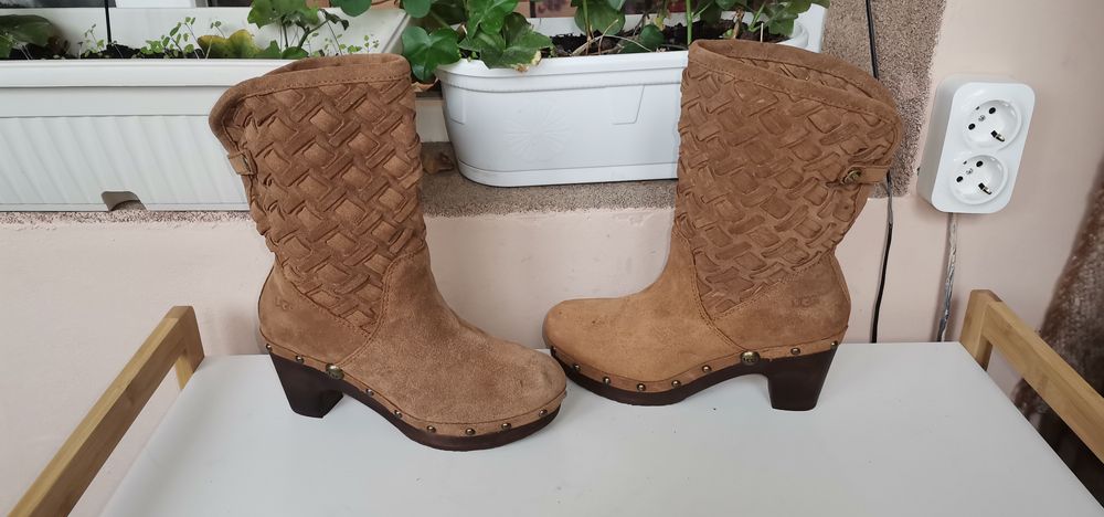 Елегантни ботуши UGG Australia 36 н.